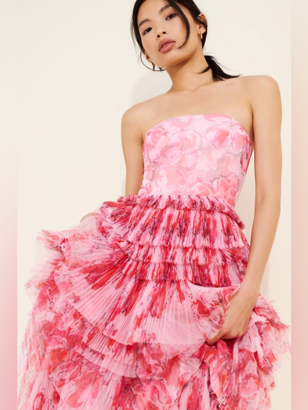 Hutch
Outline Floral Tiered Strapless Maxi Dress - Picture 3 of 16